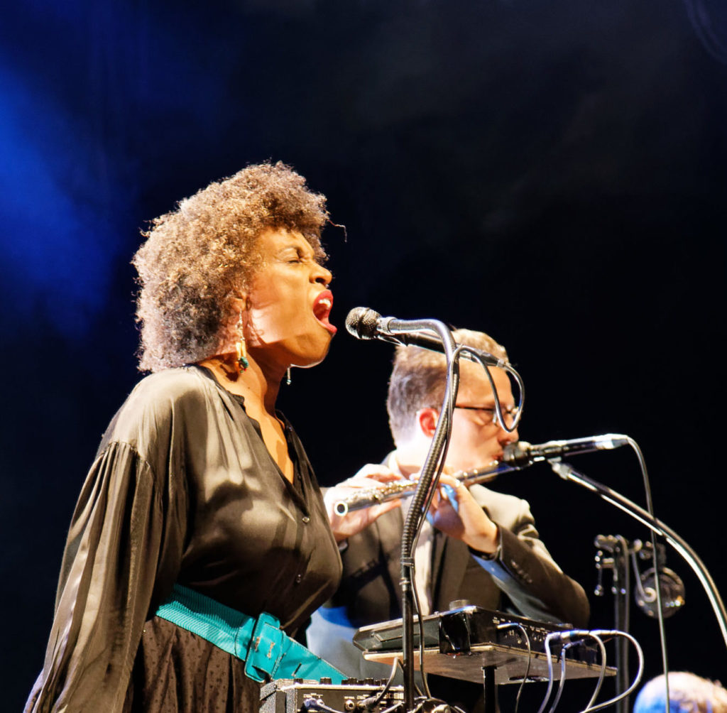 Image d'un concert de Sandra Nkaké